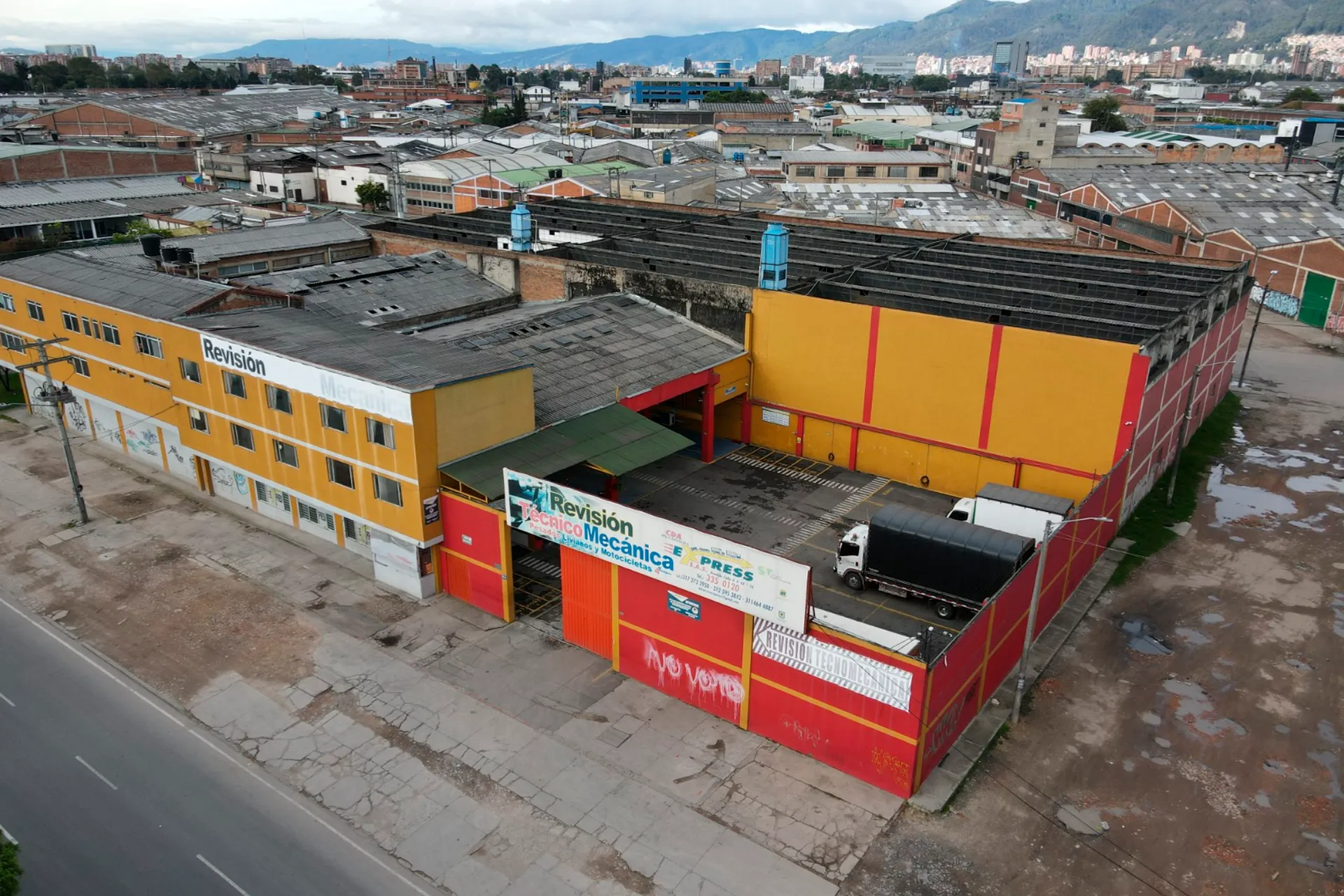 Centro de diagnóstico automotor en Bogotá Puente Aranda revisión técnico mecánica y de gases